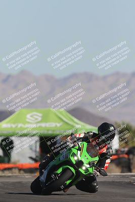 media/Oct-30-2025-Racers Edge (Thu) [[dabbdaf680]]/2-A Group/Session 2 (Turn 16)/